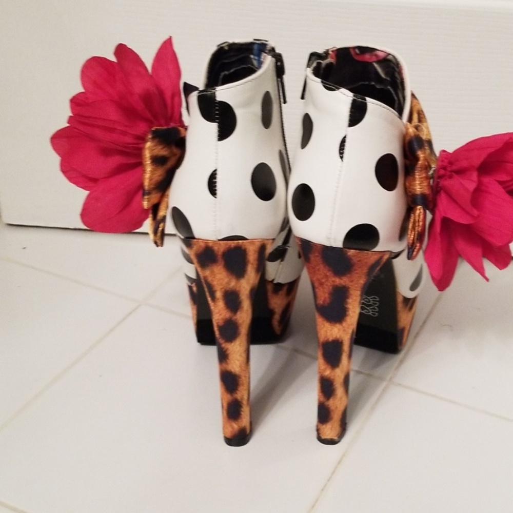 Booties - Picture 5 of 8